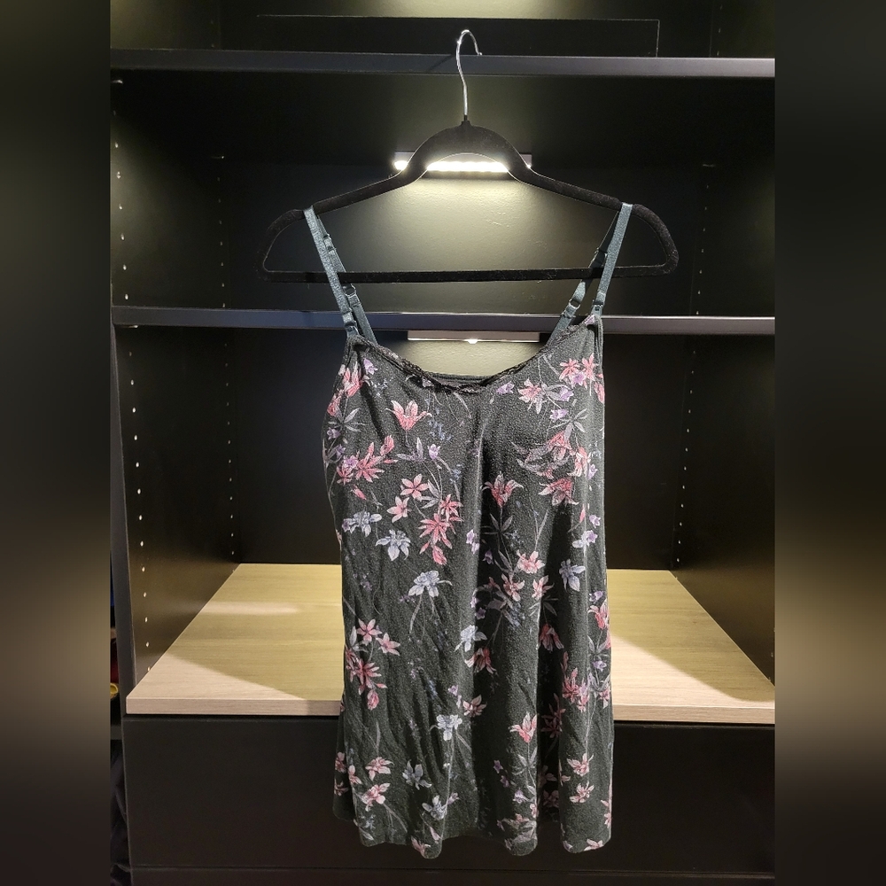 Black flowered nursing tank top Jessica Simpson M